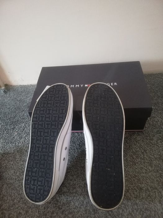 TOMMY HILFIGER Спортни обувки Slip On в Бяло 40 размер