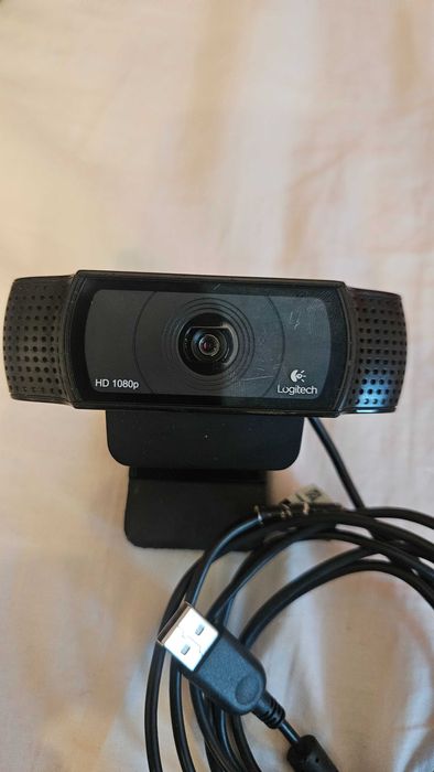 MiniPC-ul Intel NUC BOXNUC7CJYSAL2 cu 8GB RAM si SSD 256GB + Monitor HP E23 G4 FHD de 23 inch