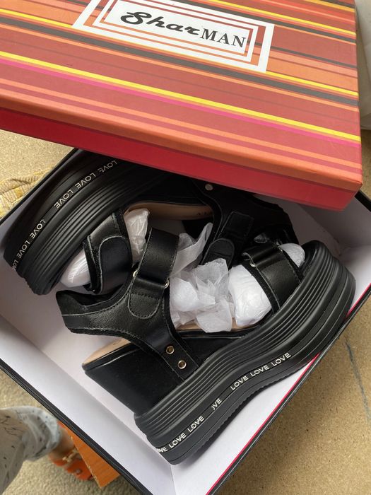 Продам новые босоножки 36 размера