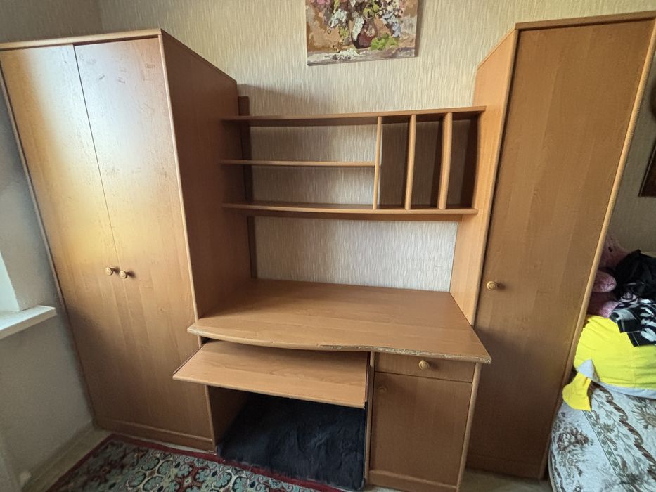 Продам СРОЧНО стенку для школьника