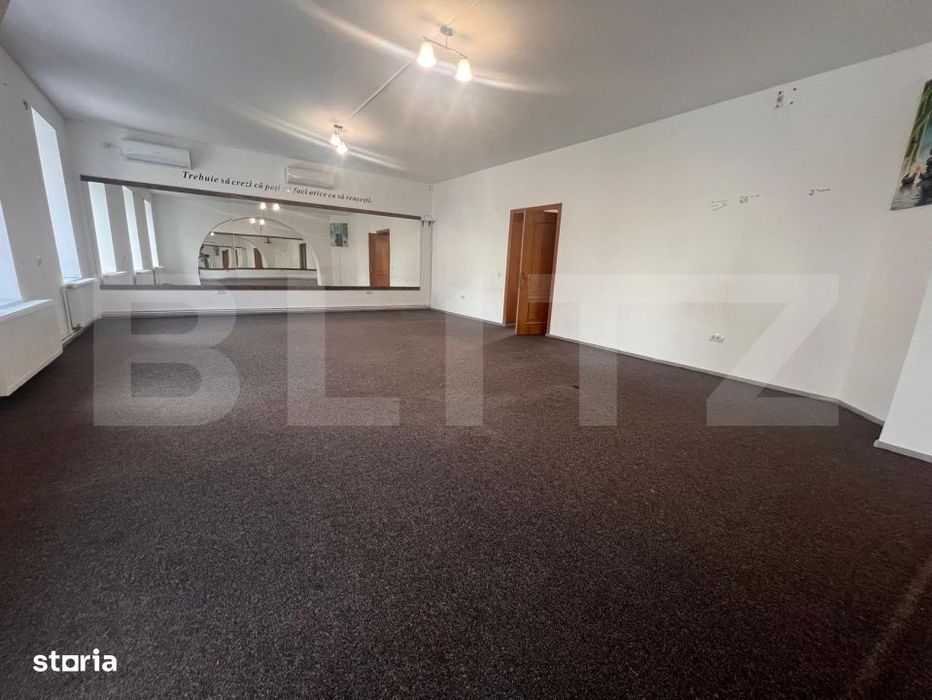 Spatiu birouri, 400 mp, curte, zona Central