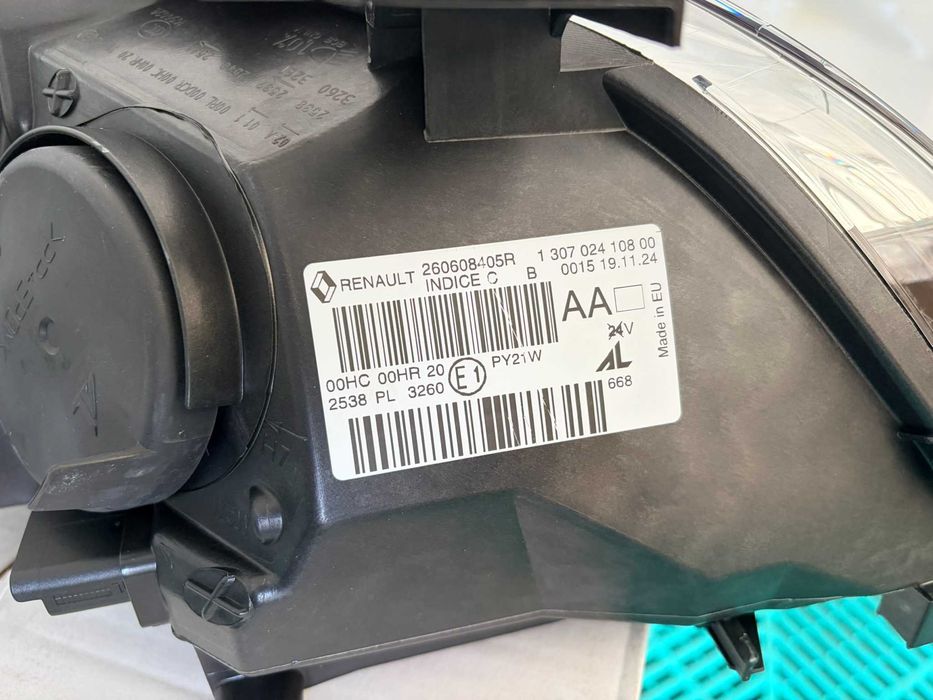 Far stanga nou original Renault Megane 3 2010-2014