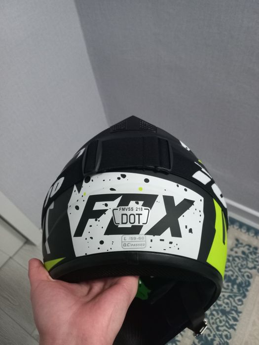 Продам кроссовый шлем FOX
