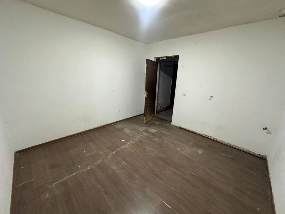 Продаётся 1 комантное помещение FOOD CITY