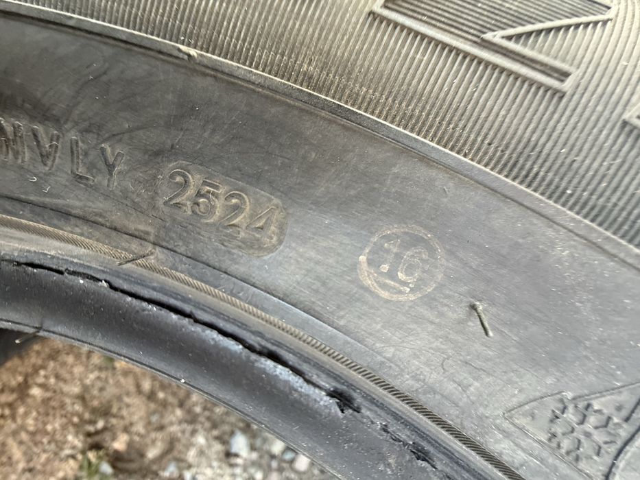 Продам шины 1дин сезен ездили