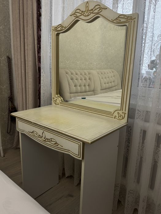 Туалетный столик