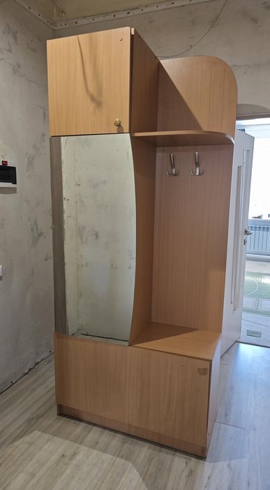 Продам шкаф в прихожую