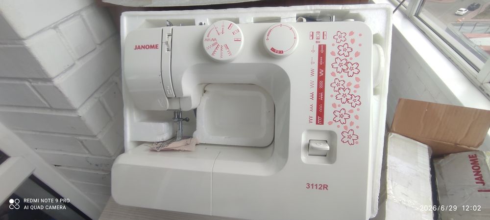Продам  швейную машинку. Janome