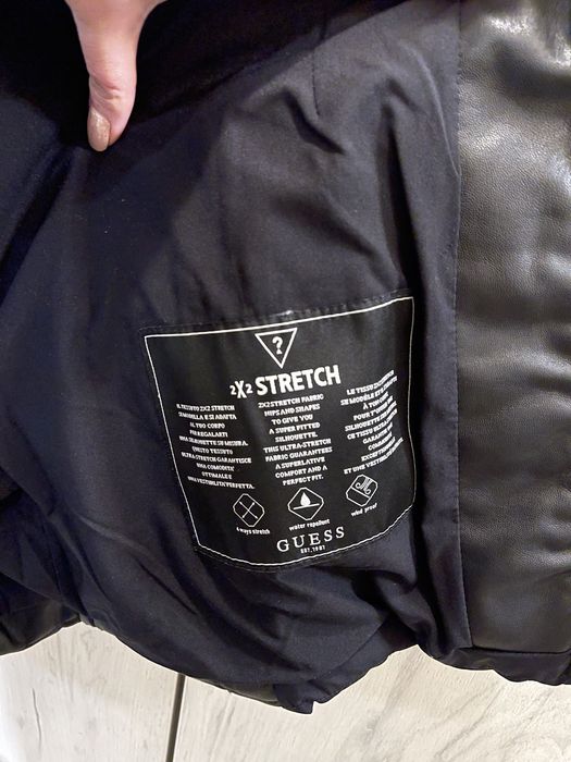 Дамско яке Guess