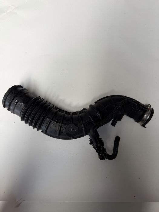 Furtun admisie aer / filtru aer cod 165788998R.