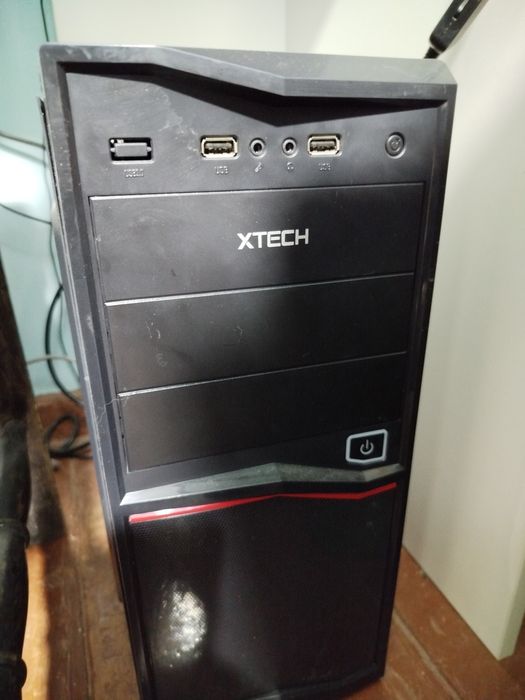 Kompyuter printer kolonka i stol