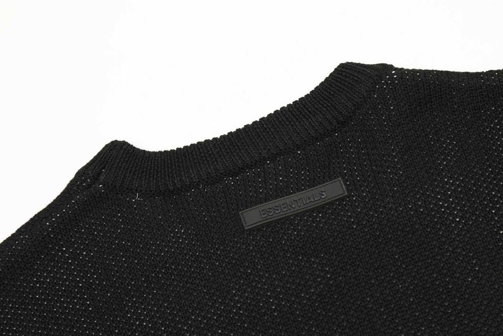 Aduc pe comanda Pulovere ESSENTIALS orice model