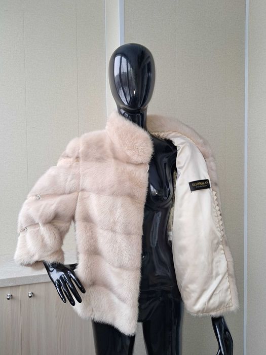 Haina de blana nurcă / vizon divină, incredibil. Culoare bej