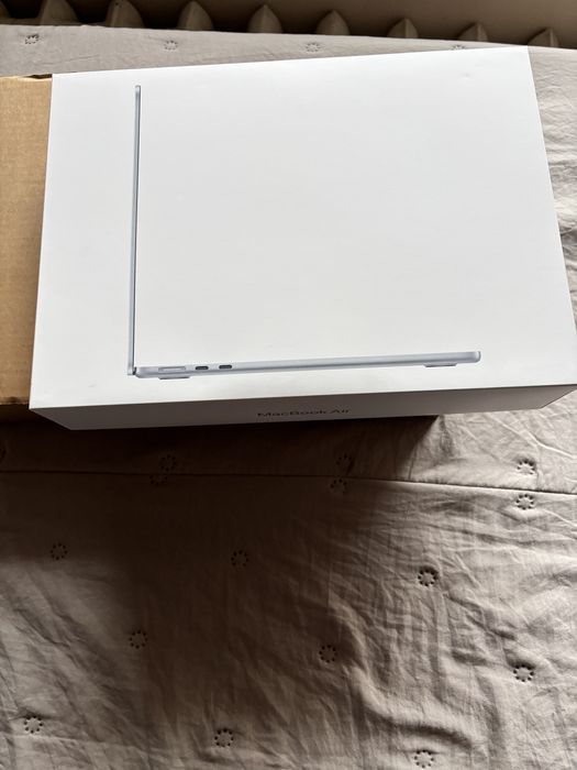 Macbook Air M4 13 inch, 2025 година