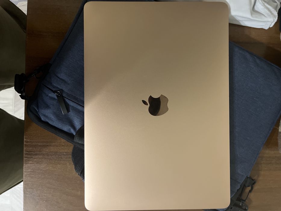 Macbook 2019 i5