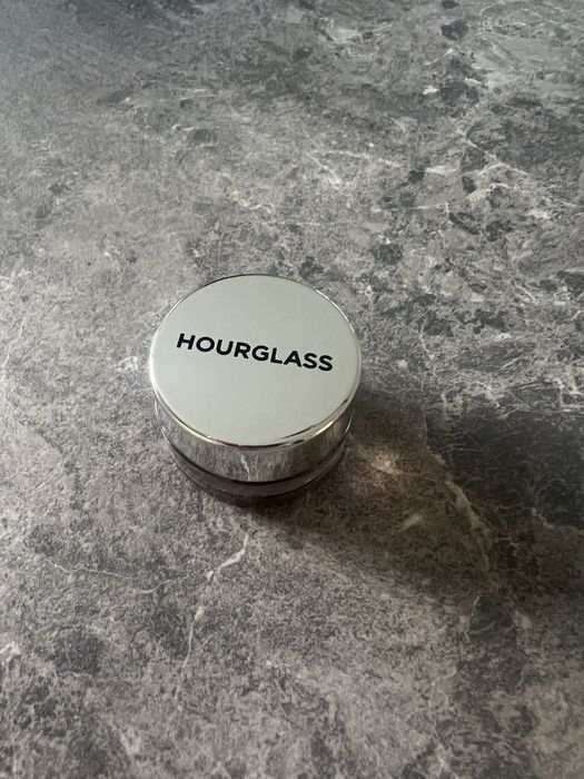 Hourglass сенки за очи цвят Molted