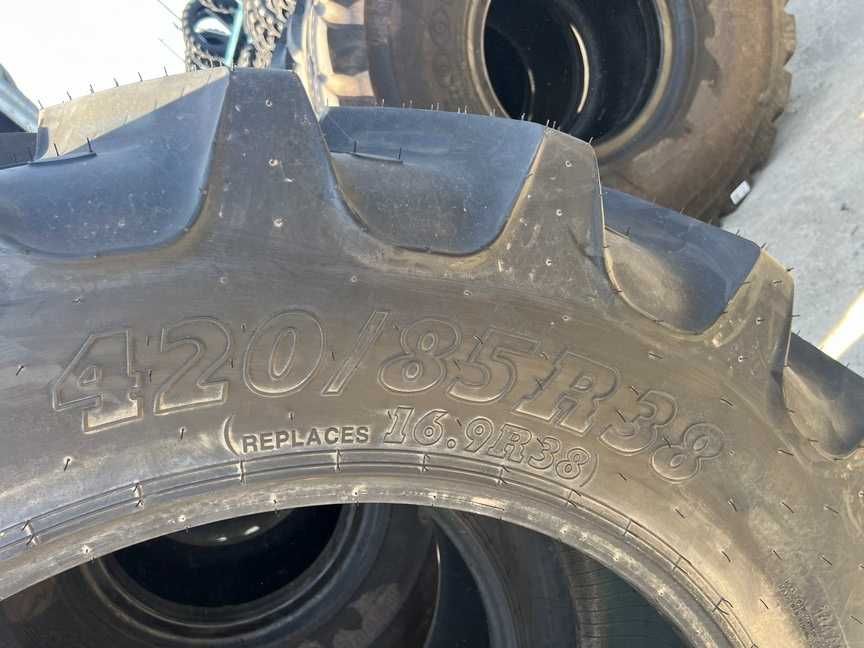 Anvelope noi 420/85R38 radiale marca BKT AGRIMAX pentru tractor