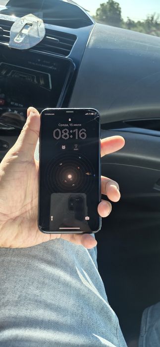 Айфон XS сотилади.