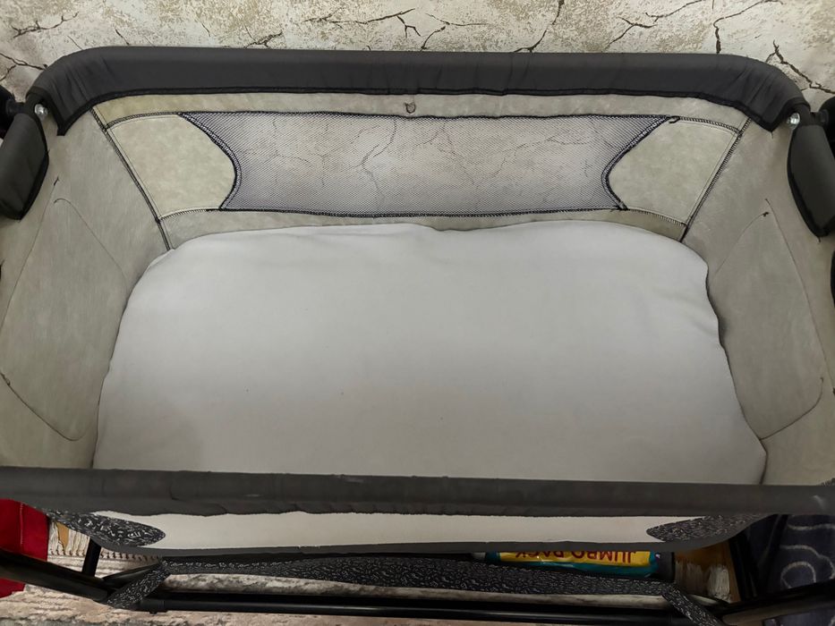 Бебе легло тип люлка