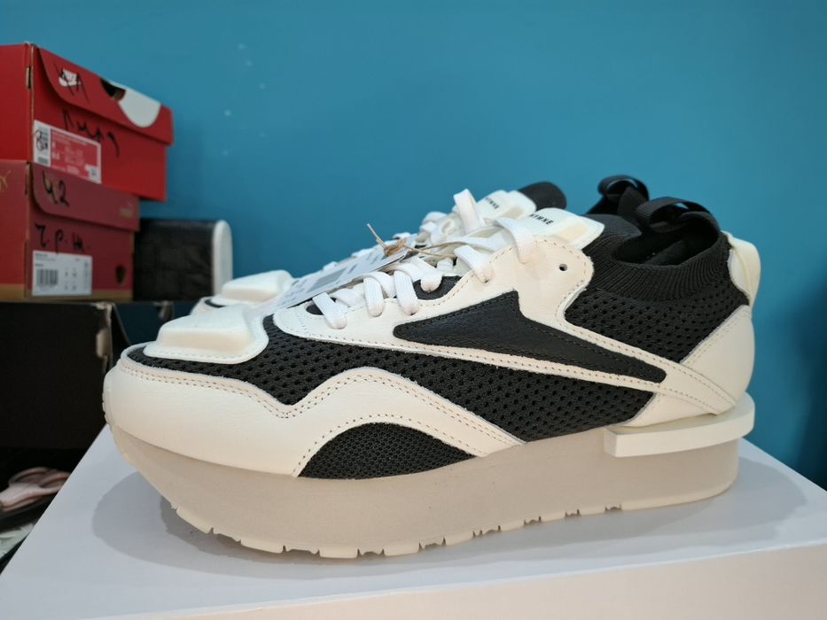 Reebok  Humne 42.5 мъжки оригинални