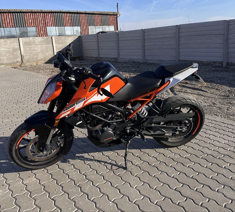 Vând  KTM duke 125