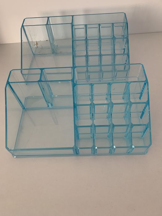 Кутия за гримове, разделител за гримове