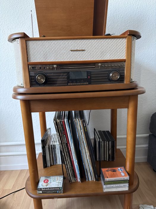 Soundmaster Retro Music Center – pickup, CD, radio & USB