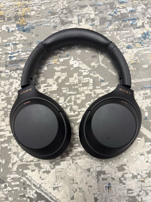 Продаю Sony WH-1000XM4