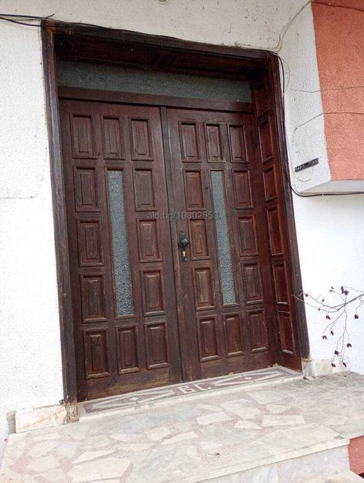 Продава се Къща в Провадия - 380 кв.м за 295 €/кв.м - Снимка #2