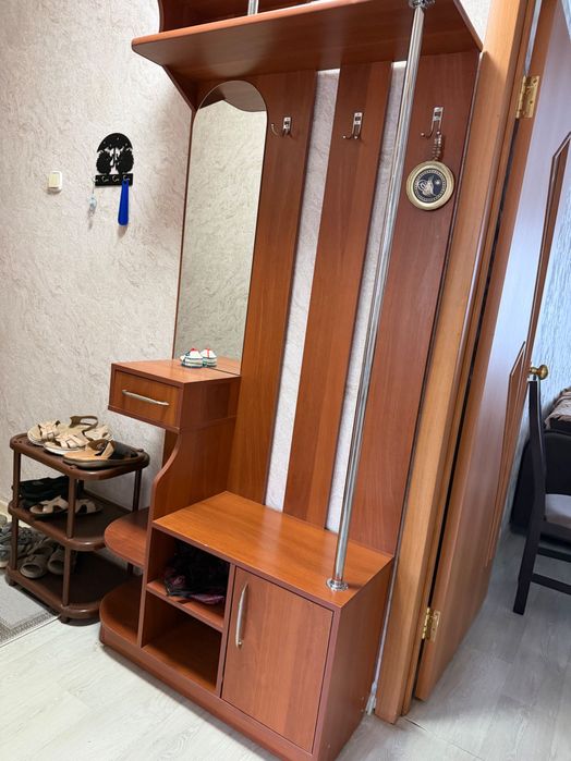 Продам прихожую.