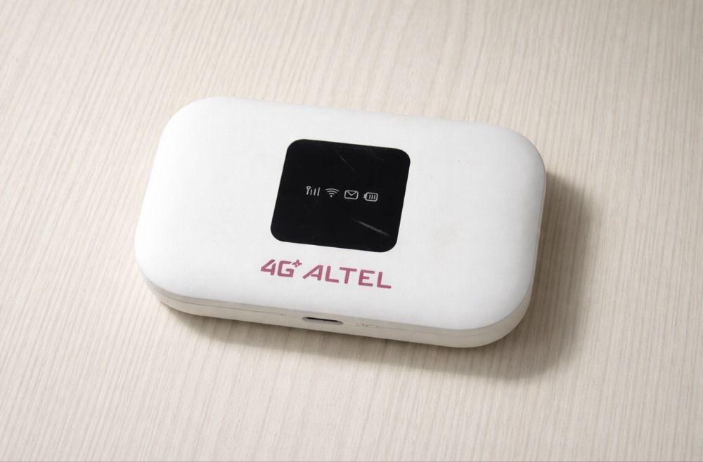 Продаётся мобильный Wi-Fi роут altel 4G