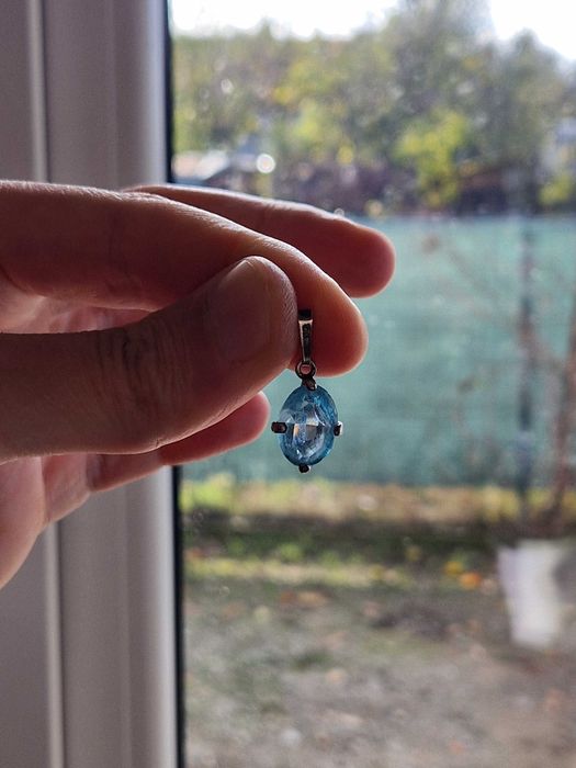 Pandantiv din argint cu Topaz – design elegant