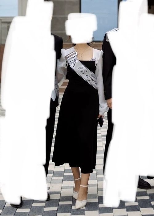 Продаю корсетное платье