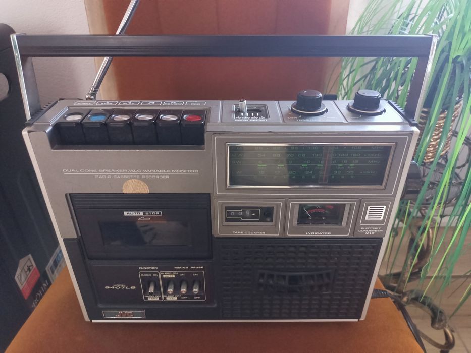 Radio casetofon JVC