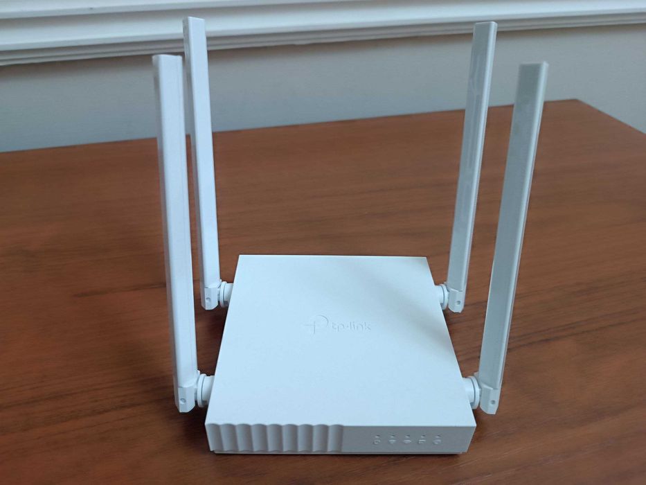 Продам не дорого Роутер tp-link C24               .