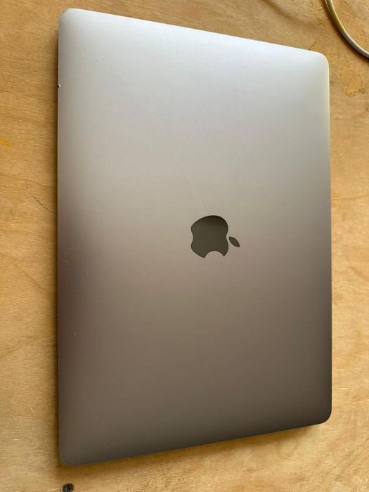 Макбук в идеальном состоянии