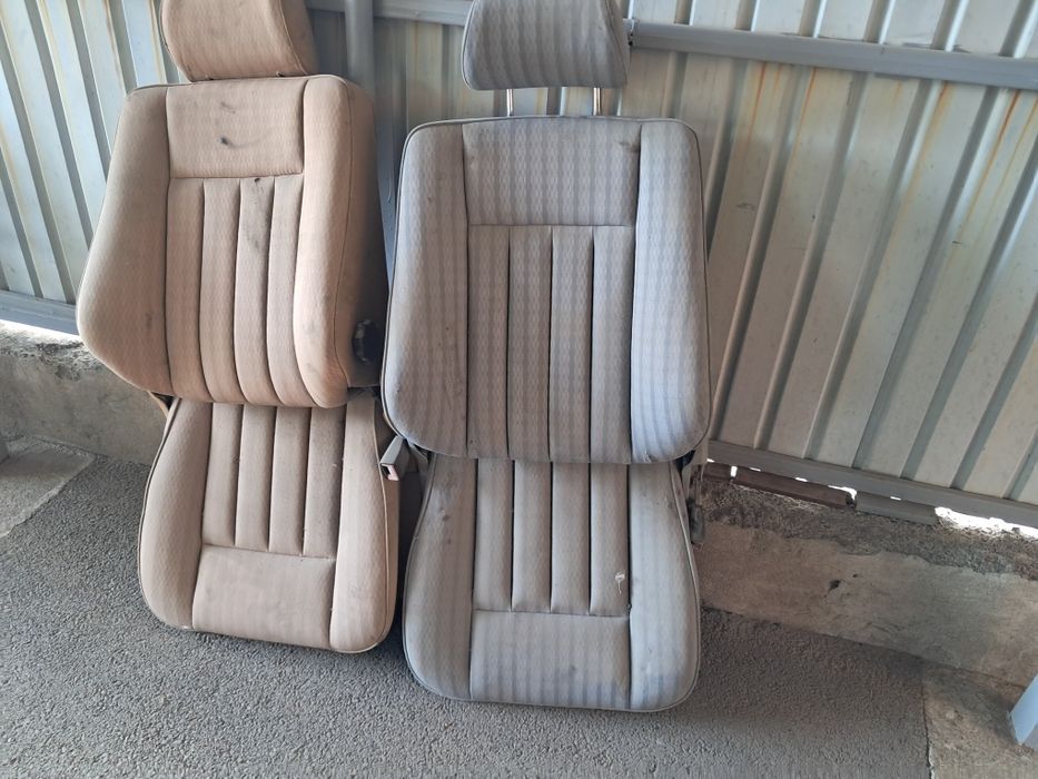 Мерс.Е.124 Зап по Салону.