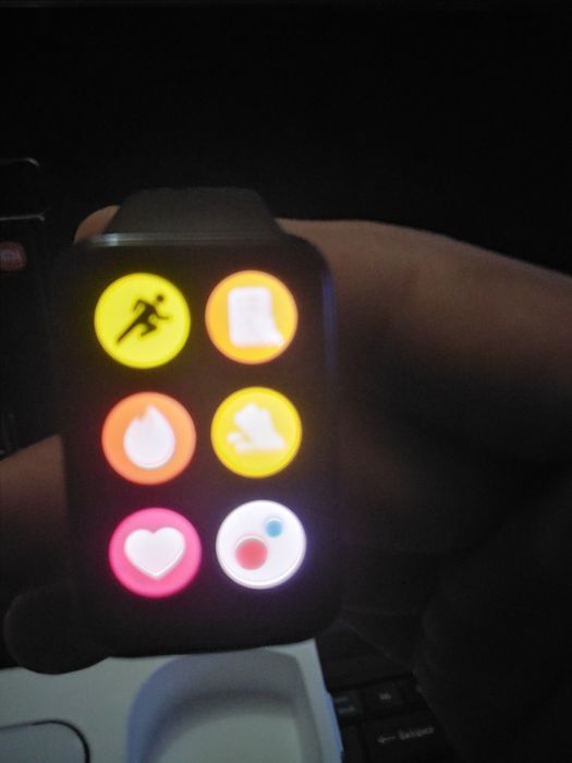 XIAOMI SMART BAND 7 PRO 
Zaryadi bor polniy kom