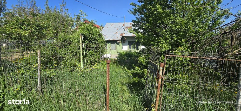 Teren cu casa batraneasca zona Petrom