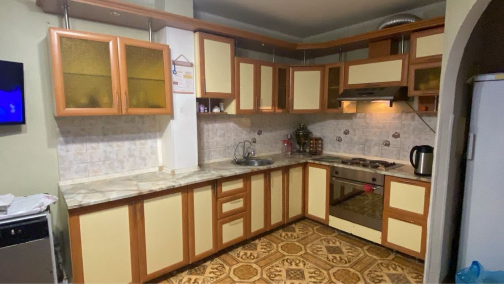 Продается кухонный гарнитур