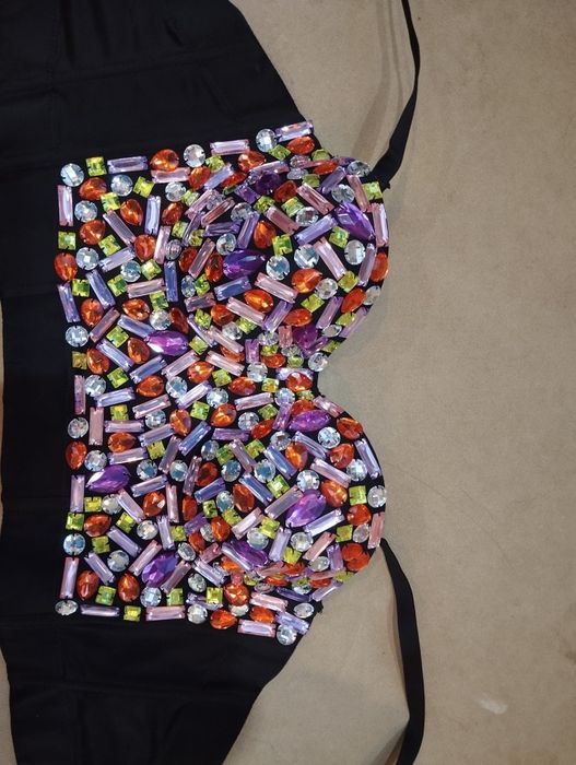 Корсет с камнями новый