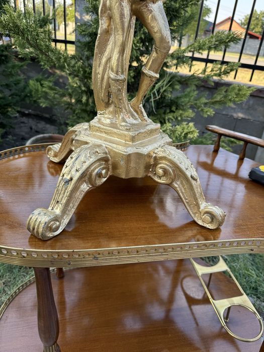 Postament din lemn, aurit