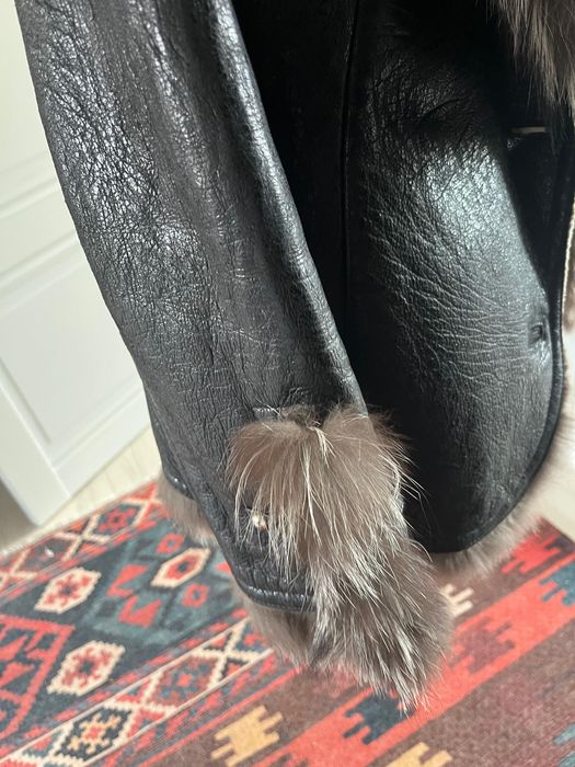 Подам дубленку с песцом