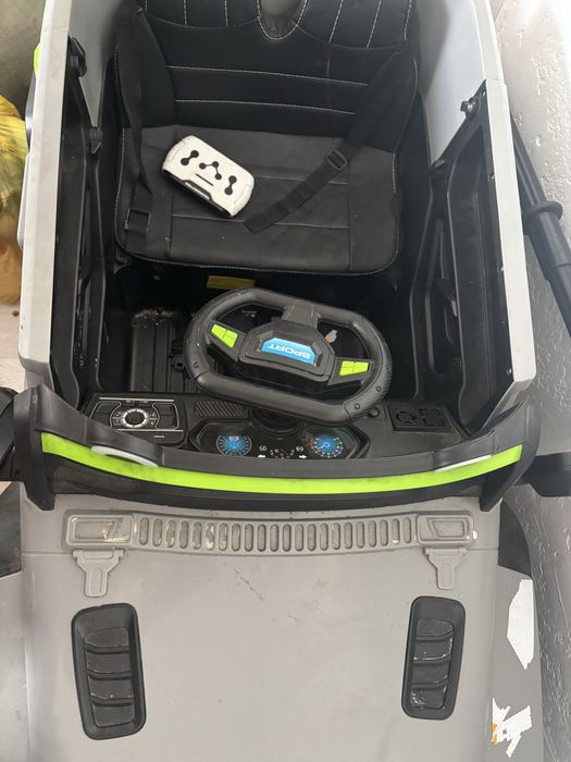 Детская машинка новая продам