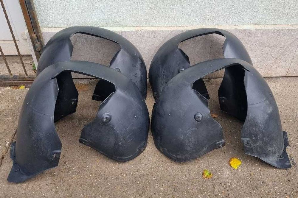 Carenaje roata fata stanga / dreapta VW Jetta / Golf 5 originale OE