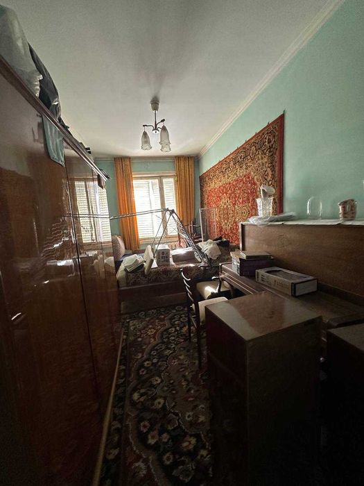 Продаю квартиру.Юнусабад 15  м Туркистан 2\2\4 ,Ипотека есть