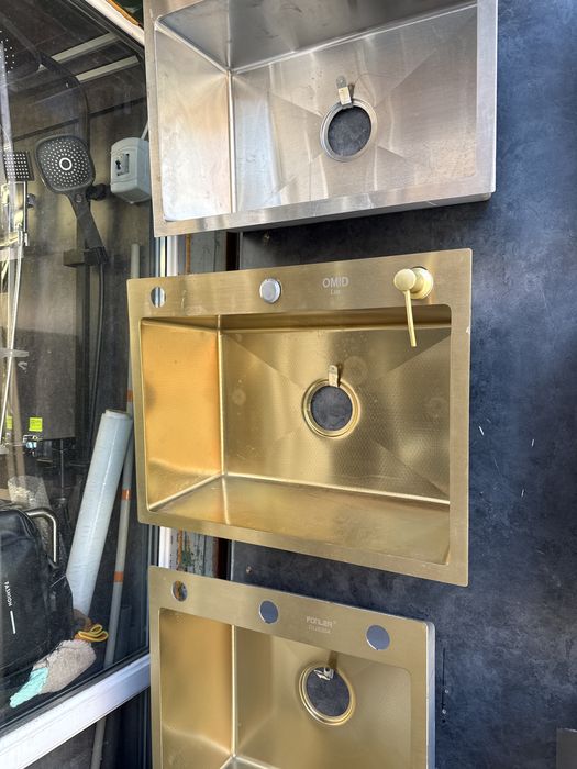 Кухоныне мойки с витриры