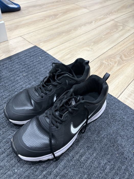 Продам кроссвоки NIKE