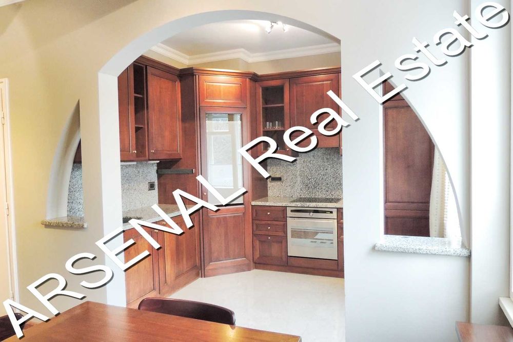 Дава се под наем Тристаен апартамент в София, Център - 204 кв.м за 1600 € - Снимка #1