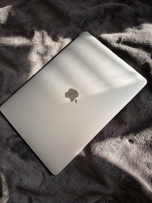Macbook Air 2020 M1 chip